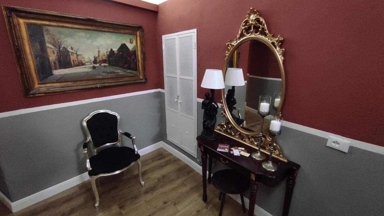 Yaki Domo Bed & Breakfast Каляри Екстериор снимка