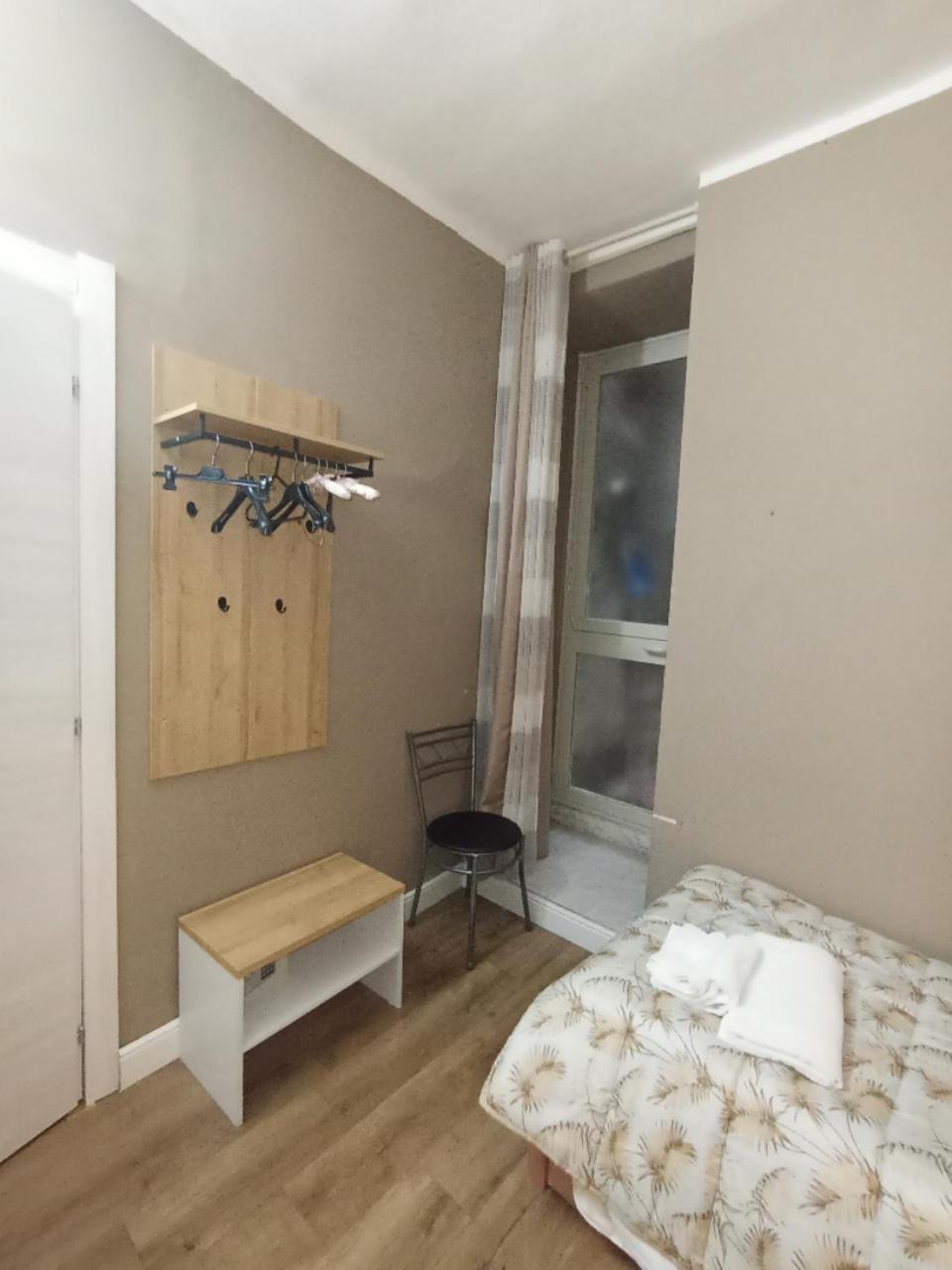 Yaki Domo Bed & Breakfast Каляри Екстериор снимка