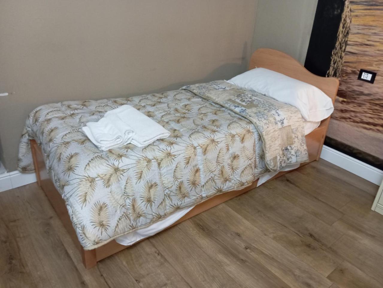 Yaki Domo Bed & Breakfast Каляри Екстериор снимка